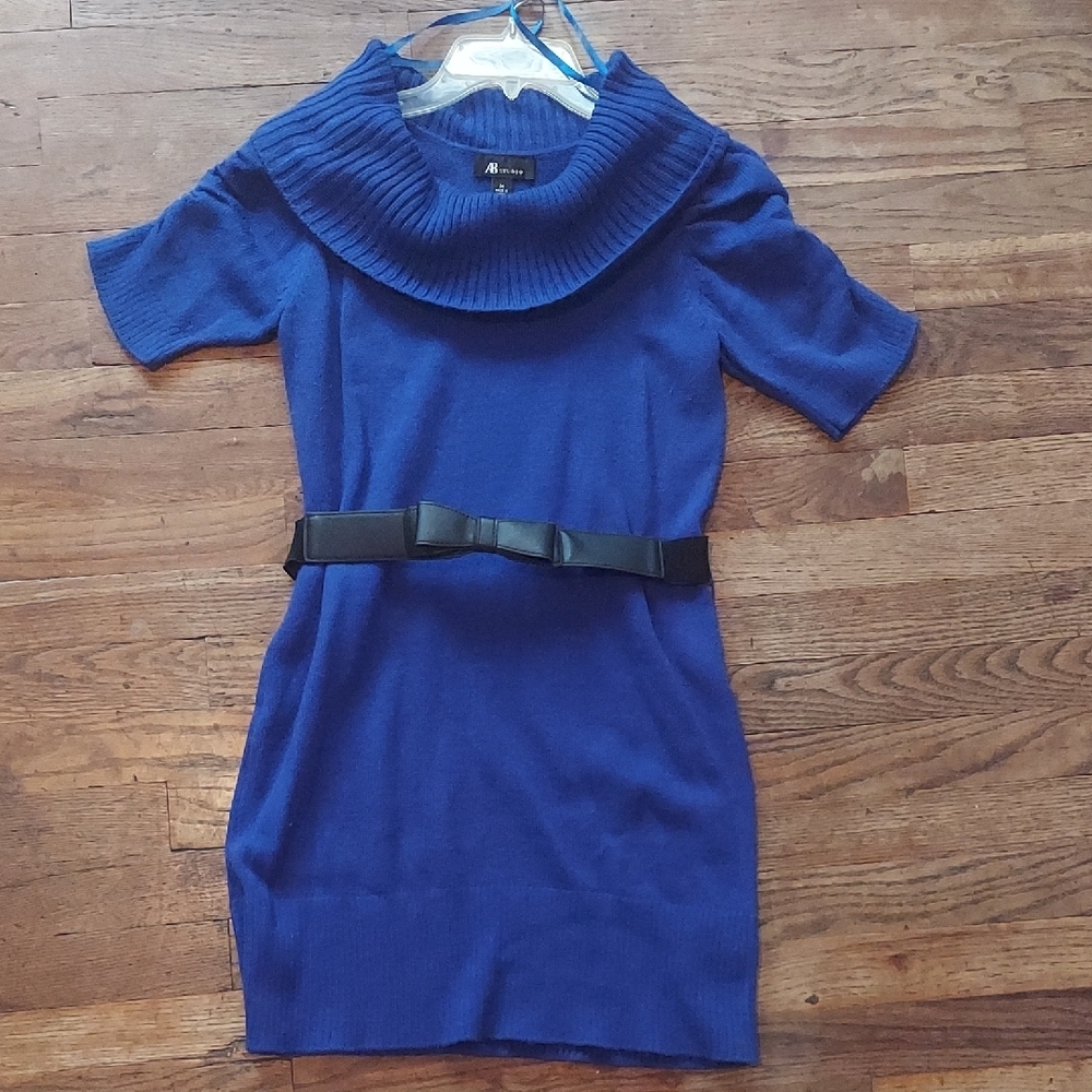 5 For $10 M&M Blue Knit Dress/Top with Black Belt